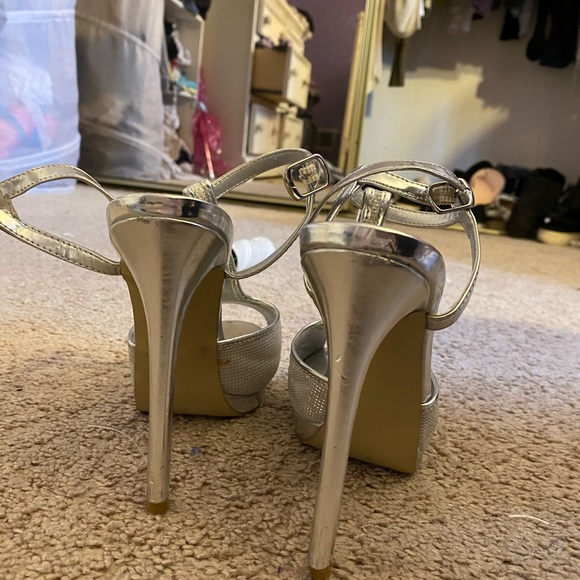 Heels - Picture 3 of 3